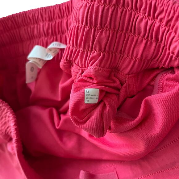 Lululemon Hotty Hot Shorts High Rise Hot Pink Size 6 - Picture 5 of 5